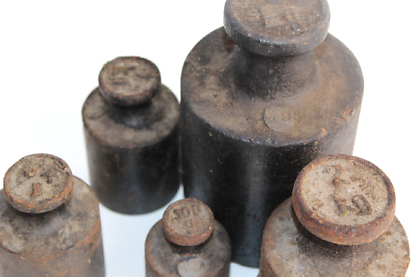 5 Gewichte mit besonderer Patina