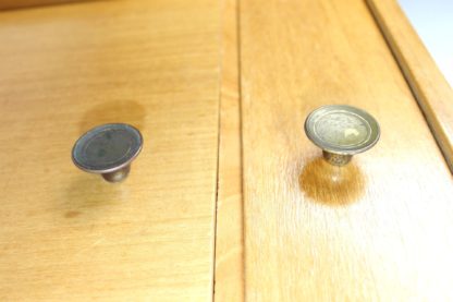 Vintage Nachttisch mit Glasplatte – Bild 8