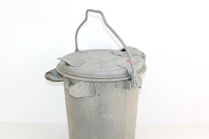 Vintage Blechmülltonne