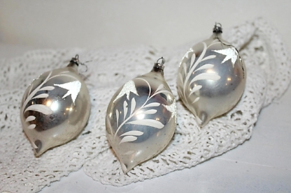 3 besondere antike Weihnachtsbaumkugeln