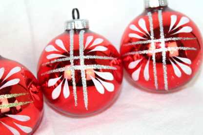 4 antike Weihnachtsbaumkugeln rot -- 7 cm – Bild 3