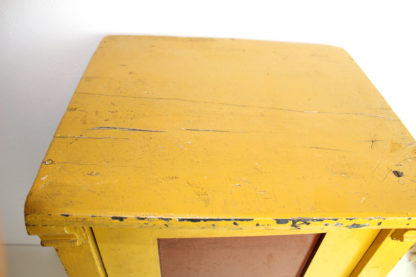 Nachttisch | Nachttischschrank | gelb | sehr massiv | Weichholz | vintage | 30er Jahre – Bild 11