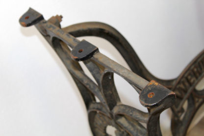 Untergestell einer Nähmaschine | Wertheim | Vintage | Gusseisen mit Patina – Bild 5