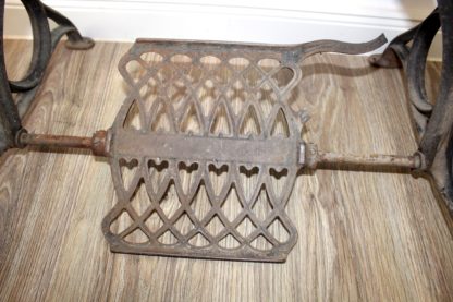 Untergestell einer Nähmaschine | Wertheim | Vintage | Gusseisen mit Patina – Bild 11