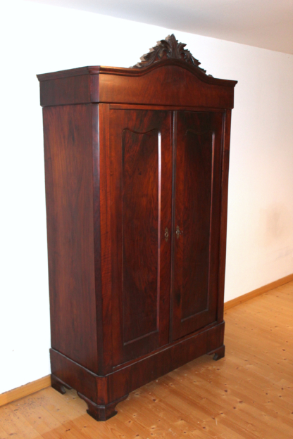 Besonderer Schrank aus Weichholz | antik – Bild 2