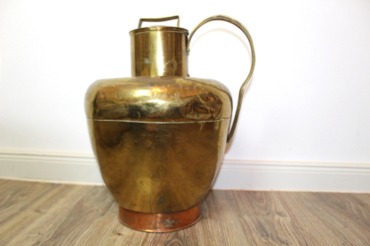 Bodenvase aus Messing mit Kupferfuß
