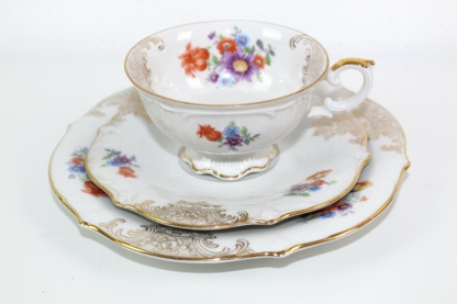 Sammeltasse mit Blumen