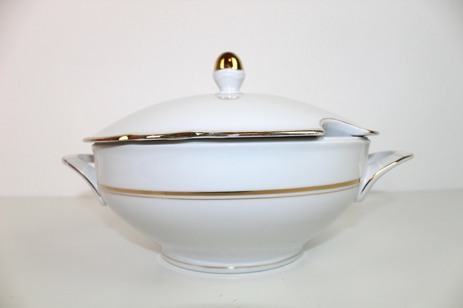 Weiße Keramik Suppenterrine Mit Deckel - 3000ml, 27,5x15cm, Inklusive Löffel