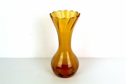 Vase | bernsteinfarben | Glas | geschwungen | vintage
