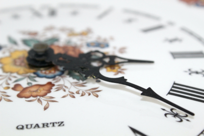 Wanduhr | römische Zahlen | Blumenmuster | keramik | Vintage – Bild 6