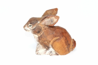 Geschnitzter Hase aus massivem Holz – Bild 4