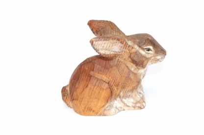 Geschnitzter Hase aus massivem Holz – Bild 6