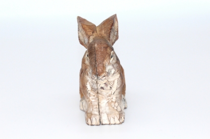 Geschnitzter Hase aus massivem Holz – Bild 7