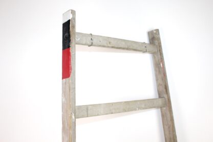 Holz-Leiter mit besonderer Patina -- Nr. 1 – Bild 2