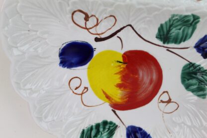 Dekorativer Keramikteller mit Obst-Malerei und Unterteilung – Bild 4