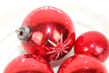 4 antike Weihnachtsbaumkugeln | rot | Glas | vintage – Bild 3