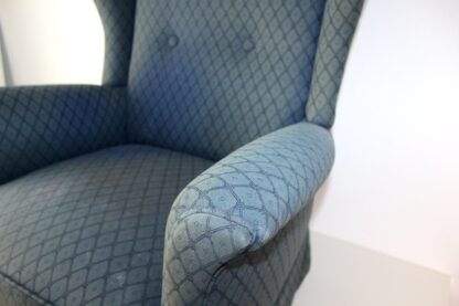 Vintage Ohrensessel mit blauem Bezug – Bild 9
