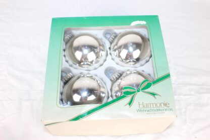 4 antike Weihnachtsbaumkugeln | 8 cm Silber mit Metallverschluss – Bild 7