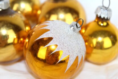 5 Weihnachtsbaumkugeln in Gold – Bild 3