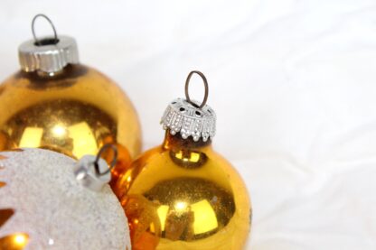 5 Weihnachtsbaumkugeln in Gold – Bild 6