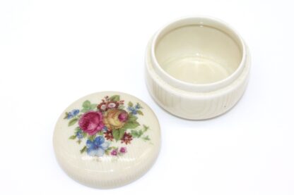 Pillendose aus Porzellan mit Blumen – Bild 6